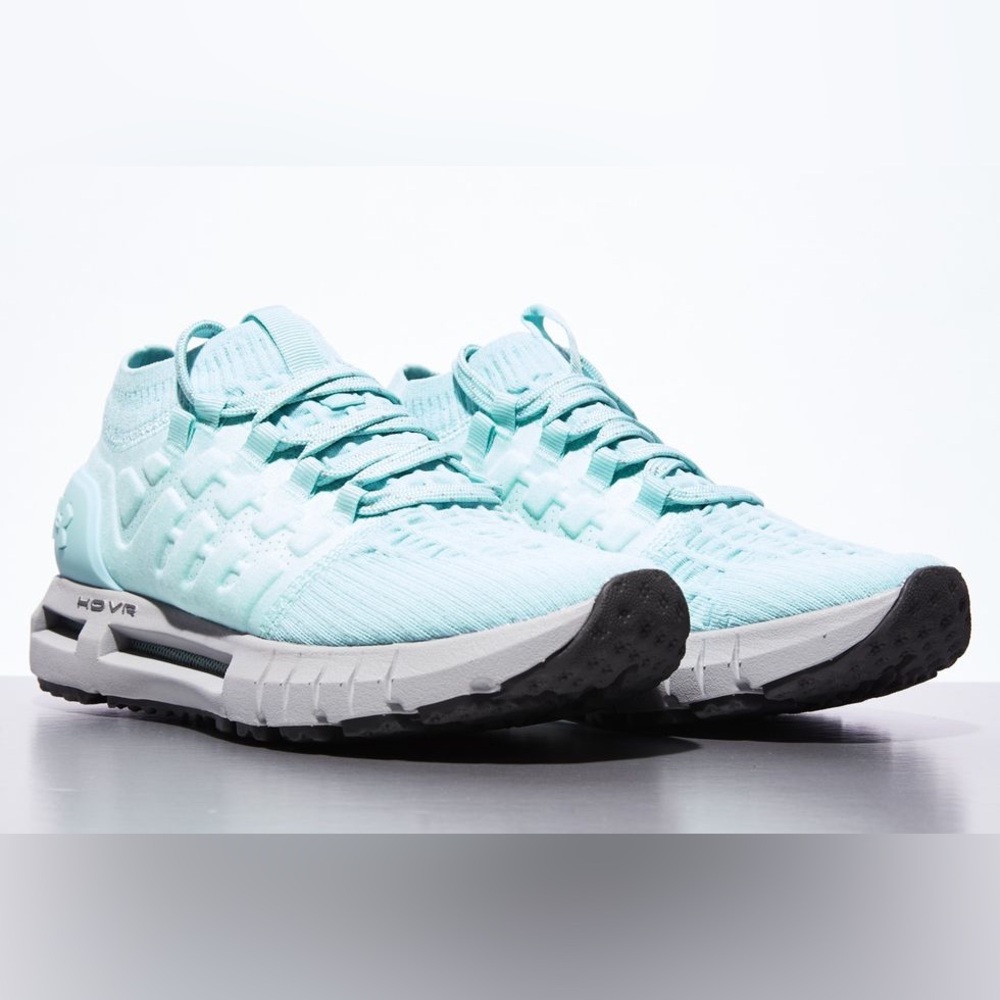 NWOT Women’s Under Armour Hovr Phantom Mint Sneakers